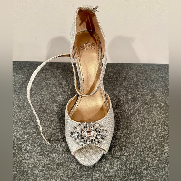 Badgley Mischka Silver Glitter Ankle Strap Heels-Crystal Embellishment Size 8.5 - Picture 3 of 12